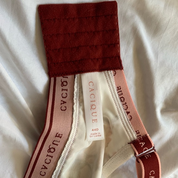 44D Cacique Bra - Picture 9 of 10